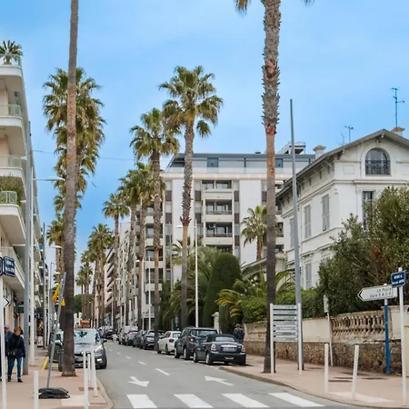 Avec Clim Et Terrasse 앙티브
