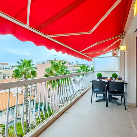 Апартаменти Avec Clim Et Terrasse