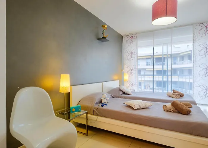 Avec Clim Et Terrasse Antibes