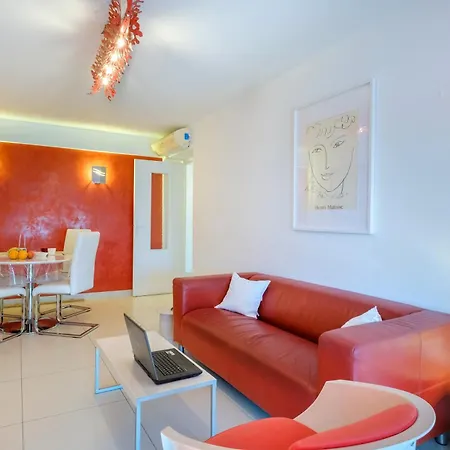 Apartment Avec Clim Et Terrasse