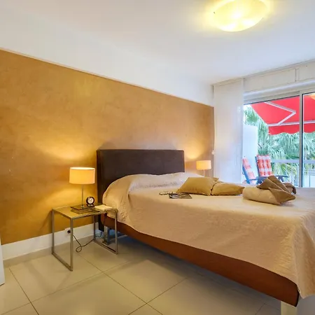 דירה Avec Clim Et Terrasse אנטיב